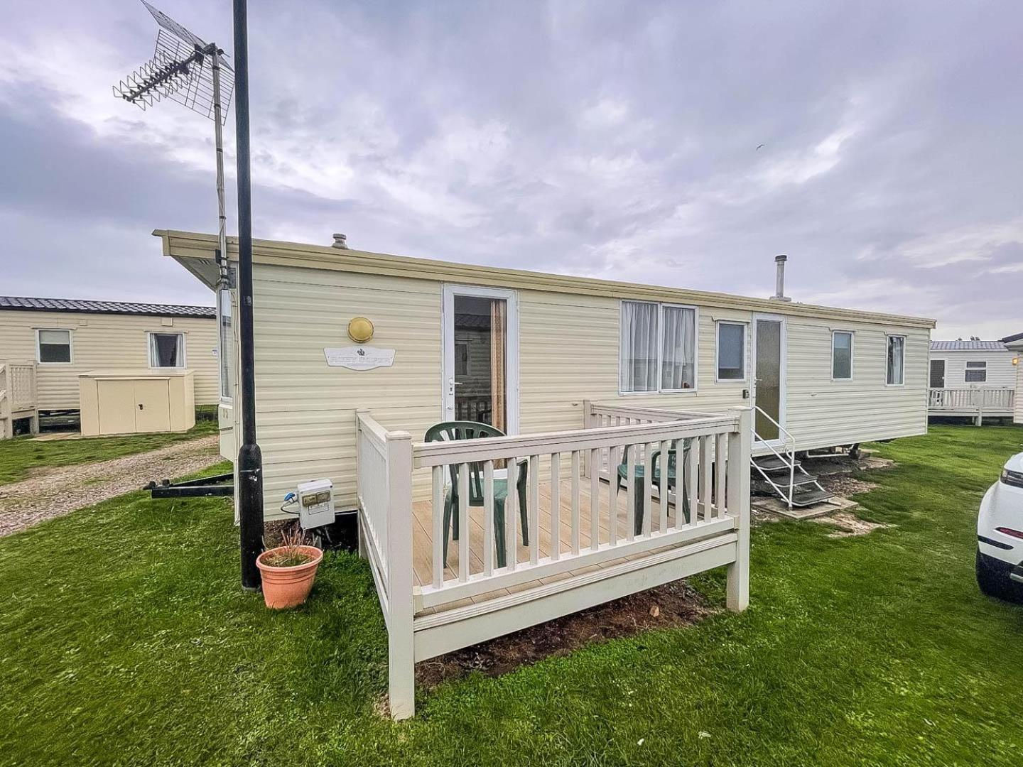 Отель 6 Berth Caravan With Decking Nearby Heacham Beach In Norfolk Ref 21047A Экстерьер фото